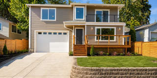 Spacious 5-Bedroom Home for Rent in the Maple Leaf Community Gallery 1