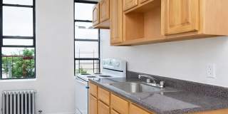 553 Hinsdale St Gallery 2