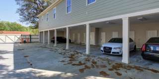 Bright & Stylish 3BR Flat in the Historic District — Gated Parking Gallery 5