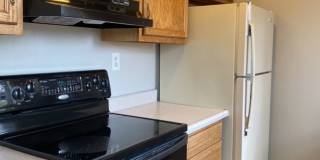 2 Bedroom 2 Bath Townhome w/ large 2 car garage - Freshly remodeled - Available Now Gallery 11