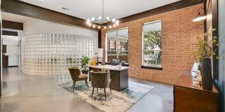 5225 Maple Avenue Gallery 29