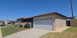 Updated 3-Bedroom Home with Bonus Room, New Appliances & New Central Air Gallery 4