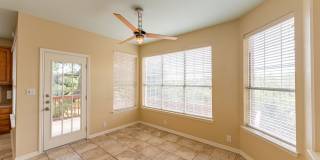 Spacious and stunning 4 bed 3.5 bath in Austin!!! Gallery 15