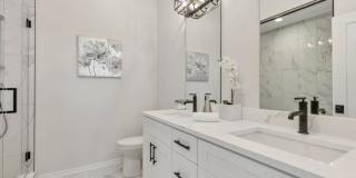 5434 South Michigan Ave. Gallery 9