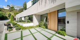 8765 Hollywood Boulevard Gallery 6