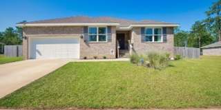 Spacious and functional 5-bedroom, 3-bathroom home available for rent in Laurel Hill! Gallery 1