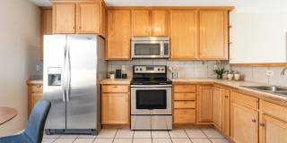 Charming 3 Bedroom Townhome in Highlands Neighborhood Gallery 8