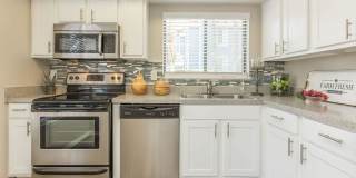 Verandahs at Hunt Club Gallery 28