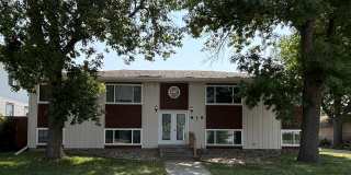 616 8th Avenue Northeast - 3 Gallery 1