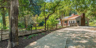 3 BED+BONUS/1.5 BATH Home + 2 Fenced Acres - Available NOW! Gallery 1