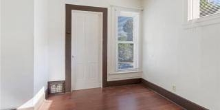 U of M~ Marcy Holmes SFH ~ 6 Bedroom House ~ September 2026! Gallery 9