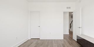 44824 TIVERTON SQ Gallery 30