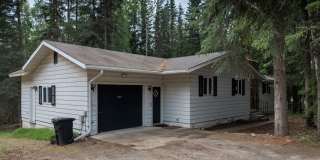 Vintage Charm Meets Modern Comfort in Fairbanks! Gallery 1