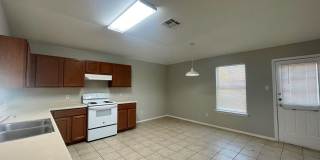 Great one-story 3-bedroom, 2-bath home in Austin’s Colony available for rent! Gallery 9