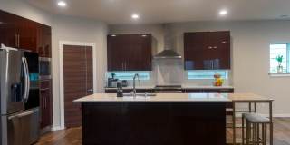 Stunning Black Diamond home-Ten Trails (Pinewood Plan) - Available Early to Mid June Stunning Black Diamond home-Ten Trails (Pinewood Plan) - Available Early to Mid June Gallery 3