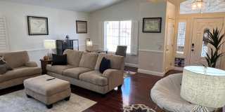 Cozy Fully Furnished Single Story Home Cozy Fully Furnished Single Story Home Gallery 8
