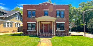 600 Hawthorne Ln Gallery 1