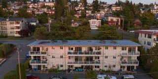 2 Bed, 1 Bath- Bay view apartment near Fairhaven and Boulevard Park Gallery 17