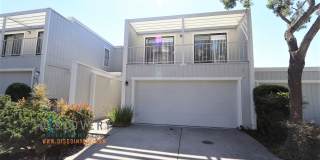 Crestmont Spacious Two Bedroom Townhome Gallery 1