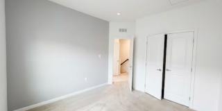 6314 Halsted Avenue Gallery 21