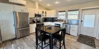 Furnished 1 BR ADU in Beautiful Awbrey Butte Gallery 1