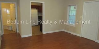 Room in 3 Bedroom Home at Plainview Rd Gallery 7