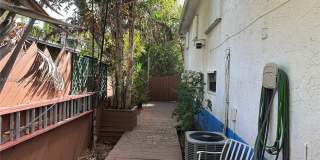 1411 SW 24th Ct Gallery 23