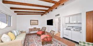 8959 E Woodland Road Gallery 21