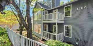 Charming 2BR Condo in Sandy Springs Gallery 30