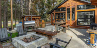 Fully furnished corner property south of Sunriver Gallery 1