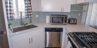 RARE Offering 2BD/2BA Furnished Condo of secured building in highly sought after Boutique Bella Capri building. Gallery 15