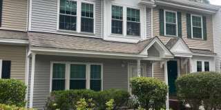Available now. Grat 3BR/2.5 BA Townhome in Oak Bluff! Gallery 1