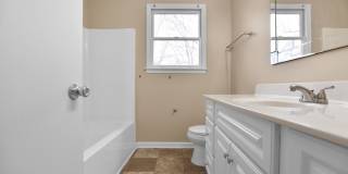 Pet Friendly Three Bedroom with Basement! Gallery 13