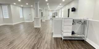 1323 LINDLEY Avenue Gallery 8