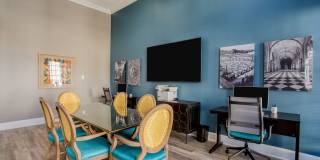 Verlaine on the Parkway Gallery 7