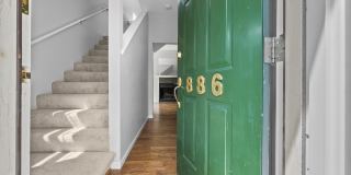 886 St. Clair Avenue Gallery 12
