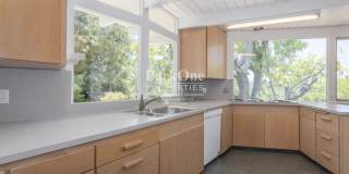 Single-level mid-century home in the heart of Orinda! Gallery 7