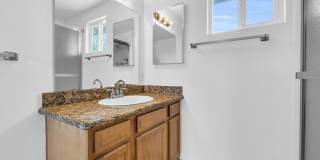 6 Bedrooms, 3 Bath,  Pool CLOSE TO ASU (Rural & Broadway) Gallery 40