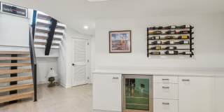 527 BROWN Street Gallery 30