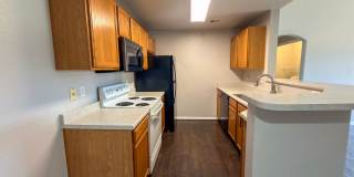 Top-Floor Condo with Vaulted Ceilings, Mountain Views & Garage in Cherry Creek Schools Top-Floor Condo with Vaulted Ceilings, Mountain Views & Garage in Cherry Creek Schools Gallery 7