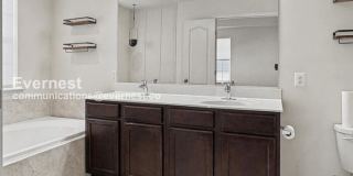 10612 Presidential Parkway Gallery 8