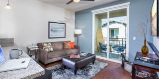 Hollister Village Gallery 6