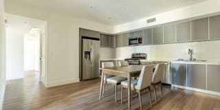 1450 S Barrington Ave Gallery 4