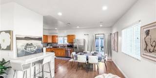 1521 W 37th Place Gallery 7