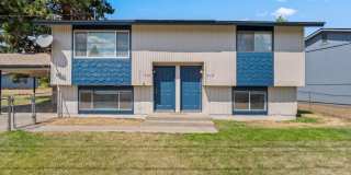 2 bedroom 1 bath house with a fenced front yard close to EWU! Gallery 1