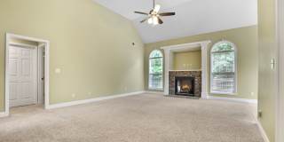 Dog Friendly Three Bedroom with Bonus! Gallery 4