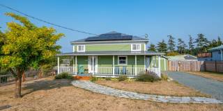 Beautiful 4-Bedroom Home in the Heart of Coupeville – Partial Water Views & Walkable to Downtown! Gallery 1