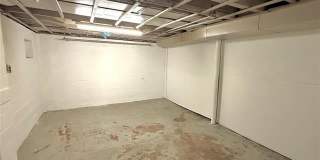 5444 Kenilworth Street Gallery 11
