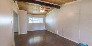 For Rent - 3 Bed/ 2 Bath Gallery 6