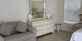 SAFETY HARBOR HONEY Gallery 17